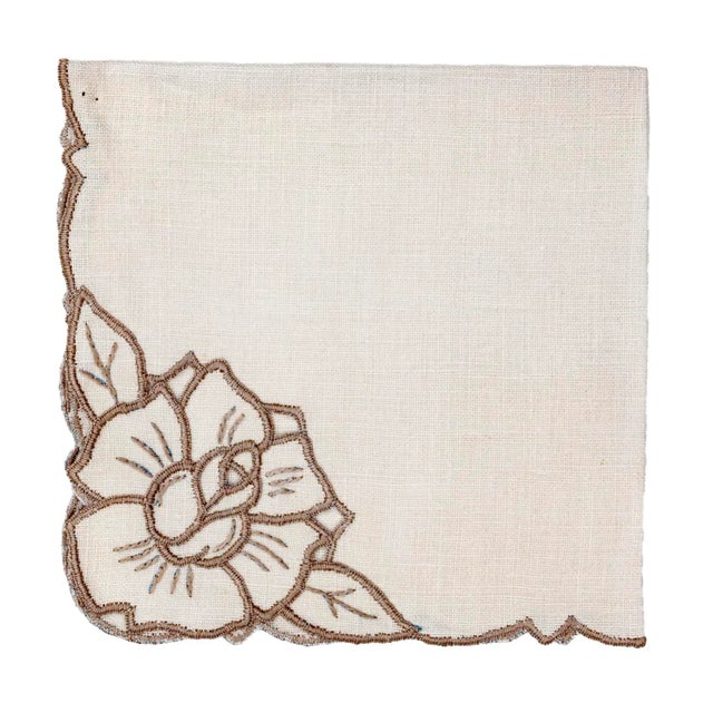 Vintage Linen Luncheon Napkins With Embroidered Flower Motif- Set of 8 For Sale In Los Angeles - Image 6 of 9