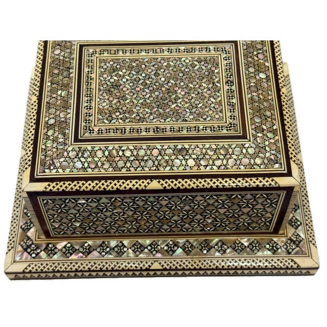 Luxury Vintage Mother of Pearl Inlaid Wooden Cigarette Box for 40 Cigarettes For Sale - Image 11 of 13