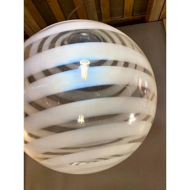 Contemporary White and Transparent Sphere Lamp in Murano Glass from Simoeng For Sale - Image 3 of 7