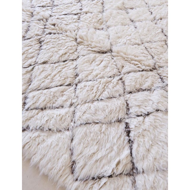 Mid-Century Modern 1980s Beni Ourain Moroccan Rug - 11.8 X 6.2 Ft For Sale - Image 3 of 9