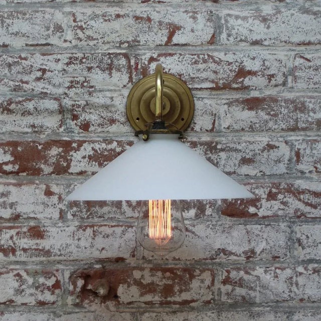 French White Opaline Glass and Brass Sconce For Sale - Image 4 of 8