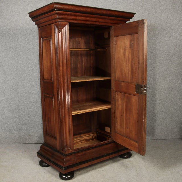 Wood Antique Frankfurt Wave Cabinet in Oak, 1750 For Sale - Image 7 of 18