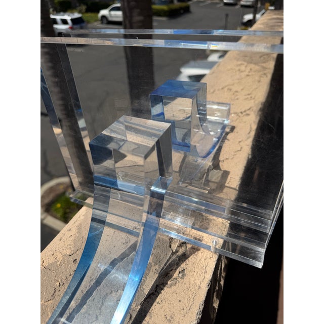 Plastic Made Goods Postmodern Sculptural Lucite Acrylic Bookends Blue Ribbon Memphis Modern Pair For Sale - Image 7 of 7
