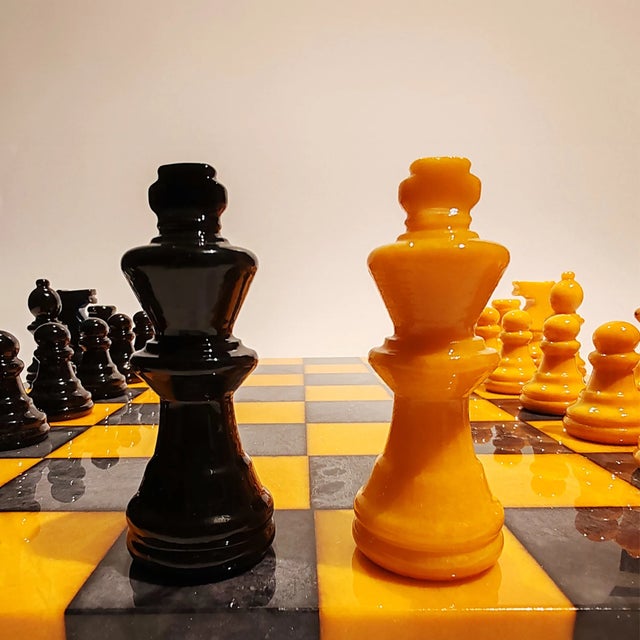 1970s Rare Colors Luxury Chess Set in Genuine Hand Carved Italian Alabaster of Volterra For Sale - Image 6 of 11