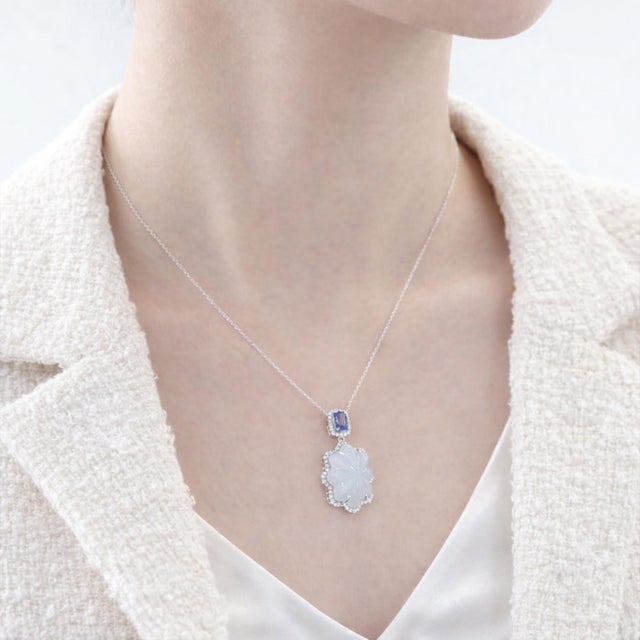 2020s Chalcedony, Diamond and Tanzanite Platinum Pendant Necklace - Fei Liu For Sale - Image 5 of 5