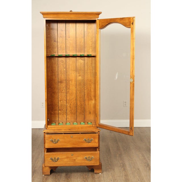 Ethan Allen 1776 Collection Maple Gun Cabinet For Sale In Philadelphia - Image 6 of 18