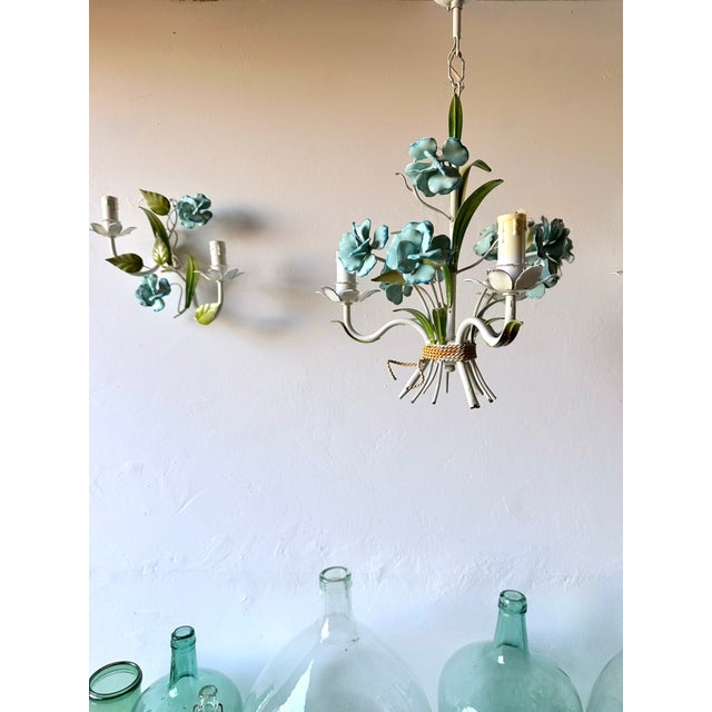 Italian Hand-Painted Tole Floral Chandelier with Matching Wall Sconces, 1960s, Set of 3 For Sale - Image 4 of 18