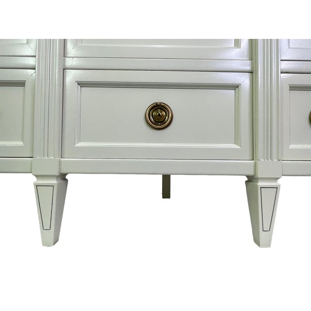 American of Martinsville Lacquered Dresser in Off-White With Brass Hardware, Transitional Style, 1970s For Sale - Image 11 of 17