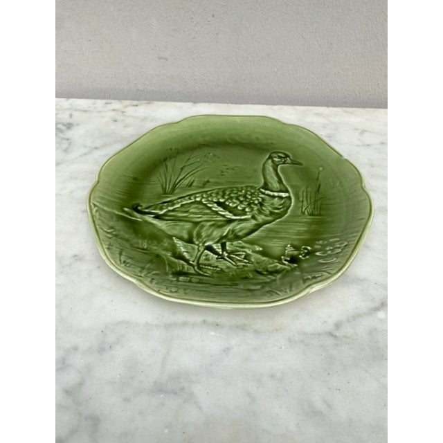 French Country 19th Century Green Majolica Mallard Duck Plate Choisy Le Roi For Sale - Image 3 of 7