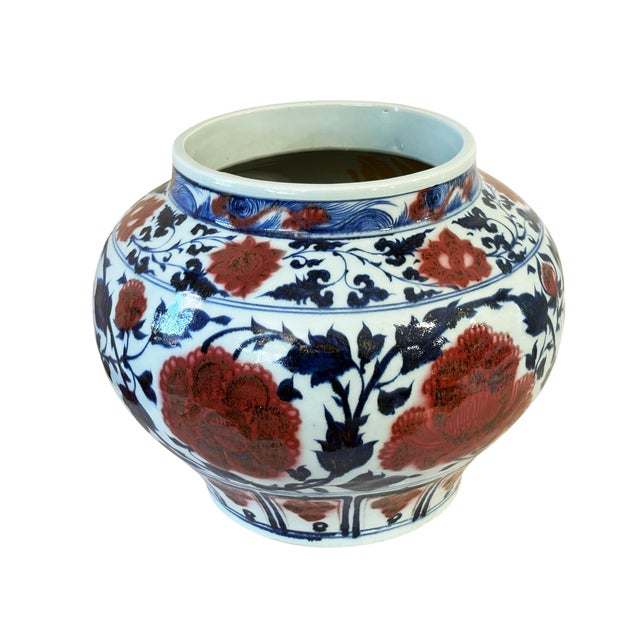 This stunning Ming style chinoiserie vase boasts a traditional design with intricate details, including a flying dragon...