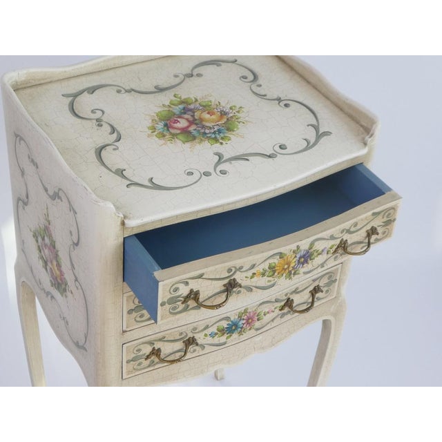 1920s Antique Venetian Louis XV Hand-Painted Floral Nightstand with Drawers, 1920s For Sale - Image 5 of 12