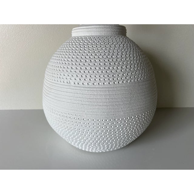 1980's Vintage White Ceramic Table Lamp, Signed For Sale In Miami - Image 6 of 7