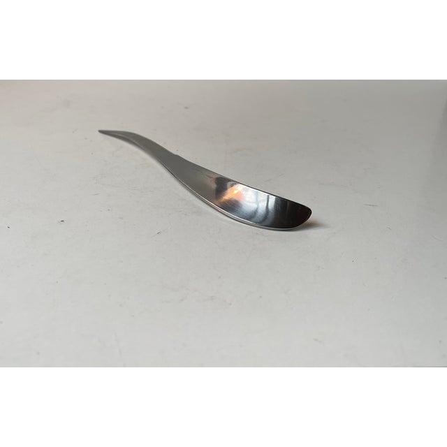 A stylish organically shaped paper knife in brushed stainless steel. Designed by allan scharff in 90s and manufactured at...