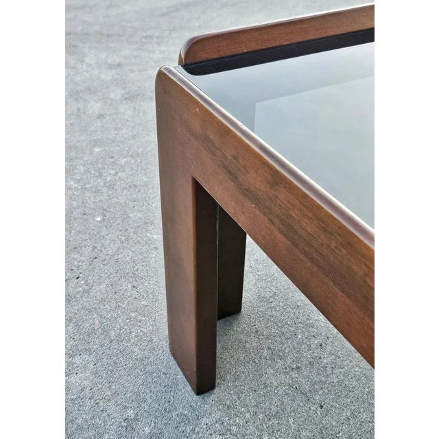 Brown Coffee Table in Walnut and Smoke Glass attributed to Afra and Tobia Scarpa for MCM, Italy, 1960s For Sale - Image 8 of 10
