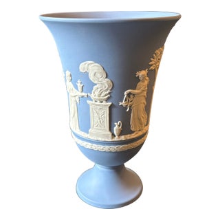 1960s Wedgwood Jasperware Neoclassical Pedestal Vase For Sale