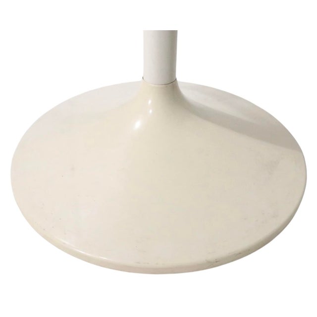 Mid-Century Modern Pr. Space Age Saarinen Style Pedestal Speaker Tables C. 1970's For Sale - Image 3 of 16
