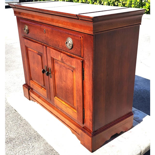 Bassett Chris Madden Collection Bar Flip Top Rolling For Sale - Image 9 of 16