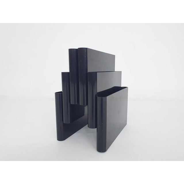 Plastic Black Magazine Stand attributed to Giotto Stoppino for Kartell, Italy, 1960s For Sale - Image 7 of 7