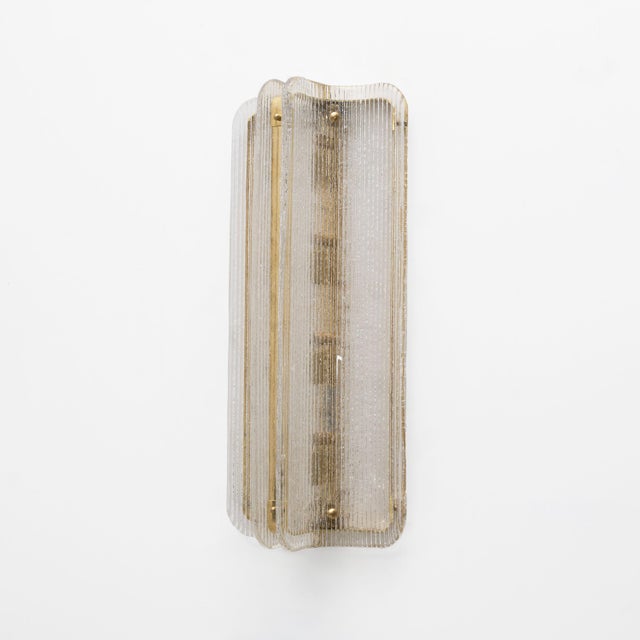 Mid-Century Modern Big Curved Clear Ribbed Murano Glass and Brass Wall Sconces, 2000, Set of 2 For Sale - Image 3 of 9