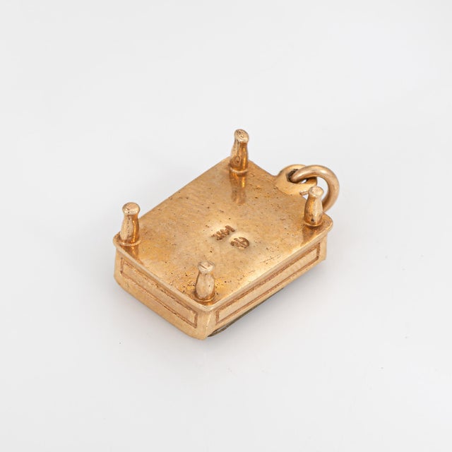 Mid-Century Modern Vintage Craps Table Charm Dice 14k Yellow Gold Pendant Gambling Mid Century For Sale - Image 3 of 5