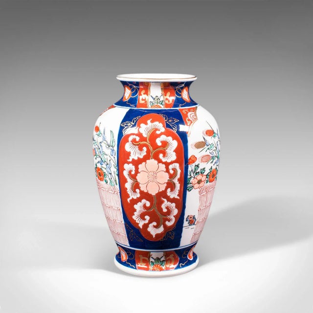 Art Deco C.1940 Vintage Art Deco Japanese Ceramic Baluster Imari Urn For Sale - Image 3 of 13