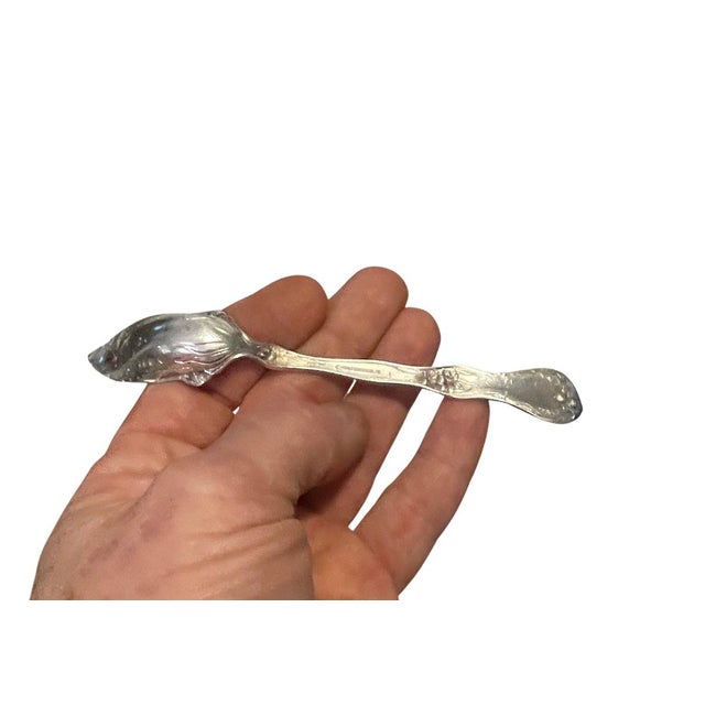 Rogers Bros. 1909 Art Nouveau Rogers & Bro. "Florette" Silverplate Citrus Spoons - Set of 5 For Sale - Image 4 of 5