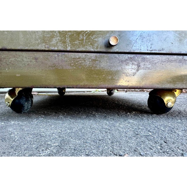 Early 20th Century Yawman & Erbe Industrial 5 Drawer Steel Filing Cabinet in Olive Green For Sale - Image 15 of 15