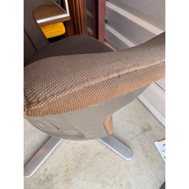 Steelcase I2i Swivel Club Chairs For Sale - Image 14 of 16