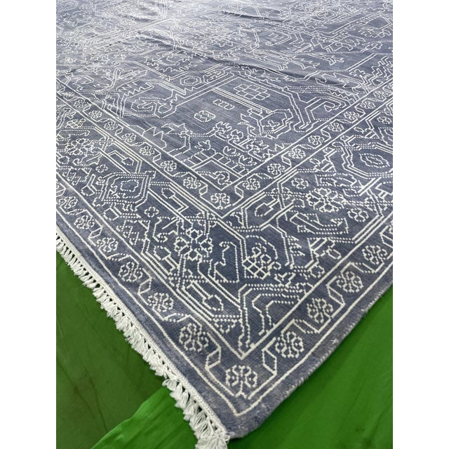 This stunning allover design rug is Heriz design, but reproduced in India. This extremely gorgeous rug is an eye catching...