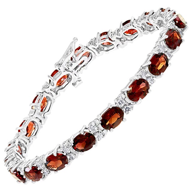 18 Carat Genuine Natural Garnet Tennis Bracelet 14 Karat White Gold For Sale - Image 15 of 18