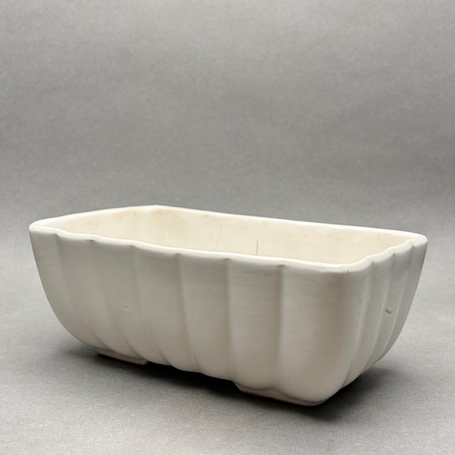 Mid 20th Century Vintage White Hull Usa Ceramic Ribbed Planter F42 For Sale - Image 5 of 9