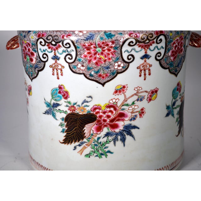 Chinese Export Porcelain Famille Rose Cachepot or Wine Cooler of Large Size For Sale In Philadelphia - Image 6 of 14