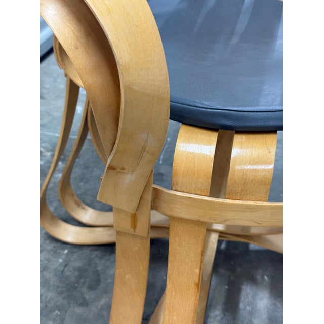 Frank Gehry Two Cross Check Chairs and Face Off Table For Sale In Miami - Image 6 of 12