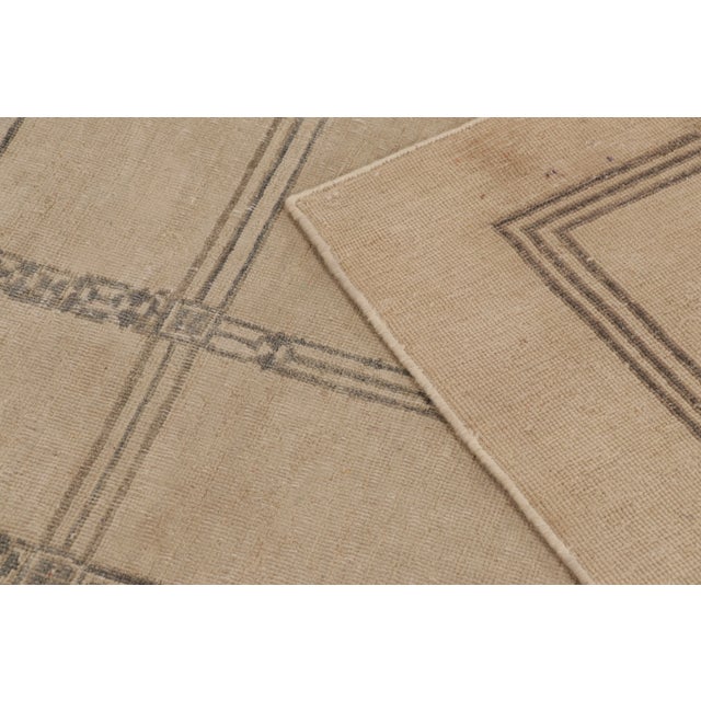 Beige Contemporary Art Deco Style Wool Rug in Beige & Gray by Rug & Kilim, India For Sale - Image 8 of 10