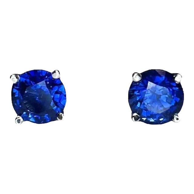 1.23 Ct Natural Sapphire Stud Earrings - 2 Pieces For Sale