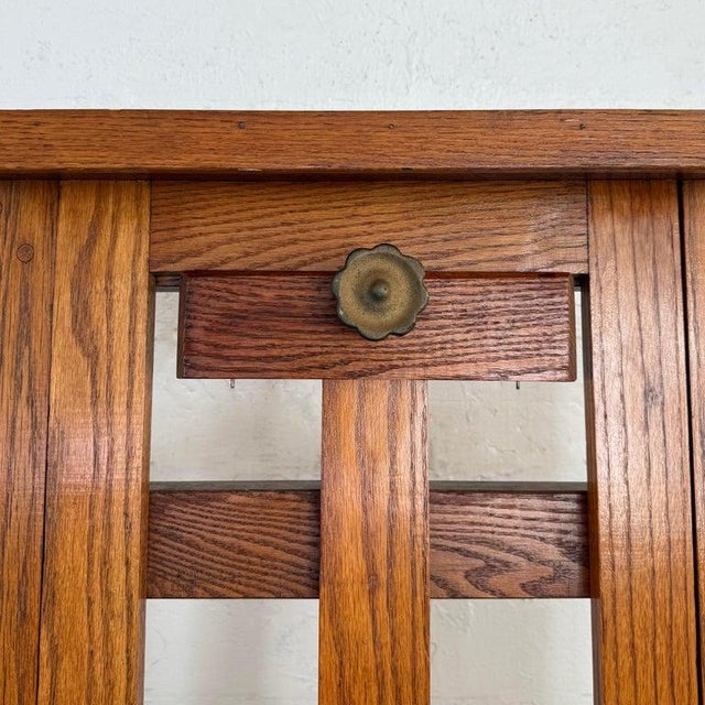 1940s Large Industrial Adjustable Oak Artist Easel by e.h. & a.c. Friedrichs Co. For Sale - Image 10 of 13