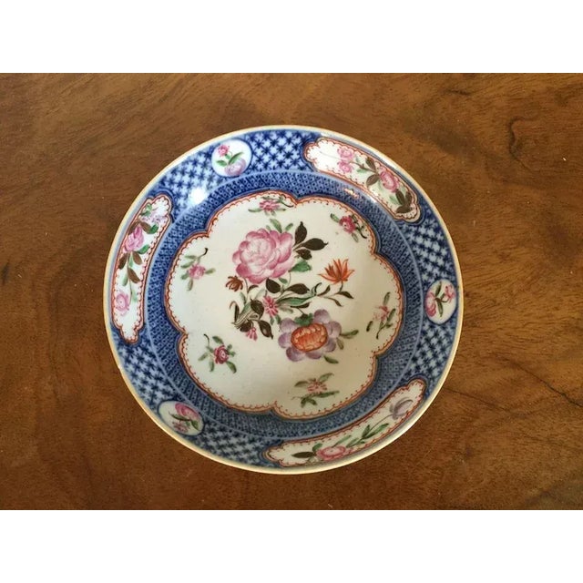 18th Century Chinese Qianlong Porcelain Dish in Famille Rose Palette within a Blue Border For Sale - Image 4 of 7