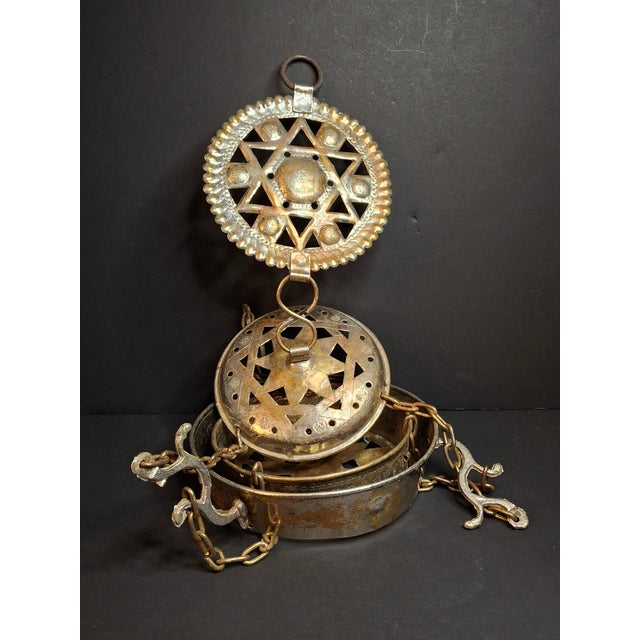 Religious Late 19th Century Judaica Silver Plated Bronze Ner Tamid Synagogue Memorial Hanging Lamp Frame Eternal Light For Sale - Image 3 of 18