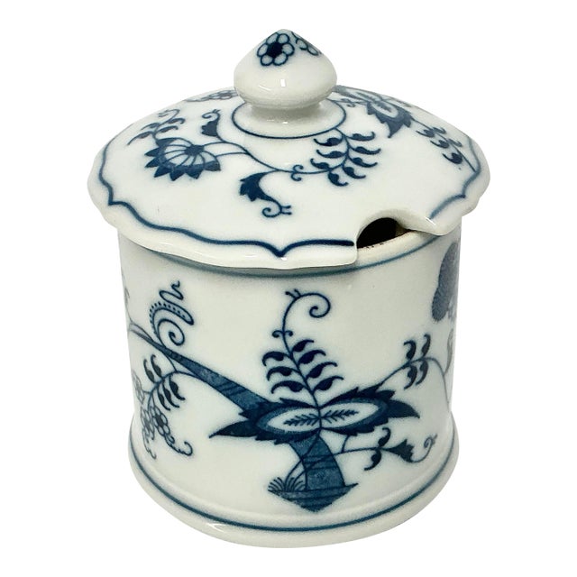 1950s Vintage Japanese Chinoiserie Meissen Blue Danube Lidded Jam Preserve Jar. For Sale