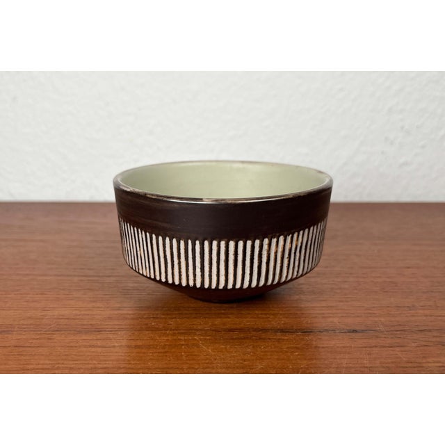 Mid-Century Modern Danish Studio Pottery Minimalist Plates and Bowl from Einar Helleroe, 1960s, Set of 3 For Sale - Image 16 of 18