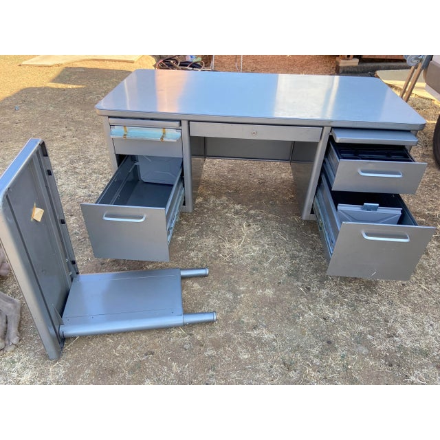 1970s 1970s Steelcase Vintage Mid Century Modern Executive Desk With Return - Set of 2 For Sale - Image 5 of 13