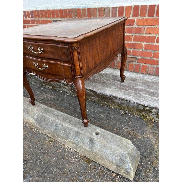 Vintage Louis XV Style Fruitwood Inlaid Nightstand by Weiman Furniture. For Sale - Image 9 of 10