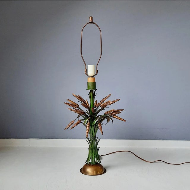 This wheat sheaf table lamp is heavy (approx. 6.5 kg). Dating from the 50s/60s. Coco Chanel or Hollywood Regency style....