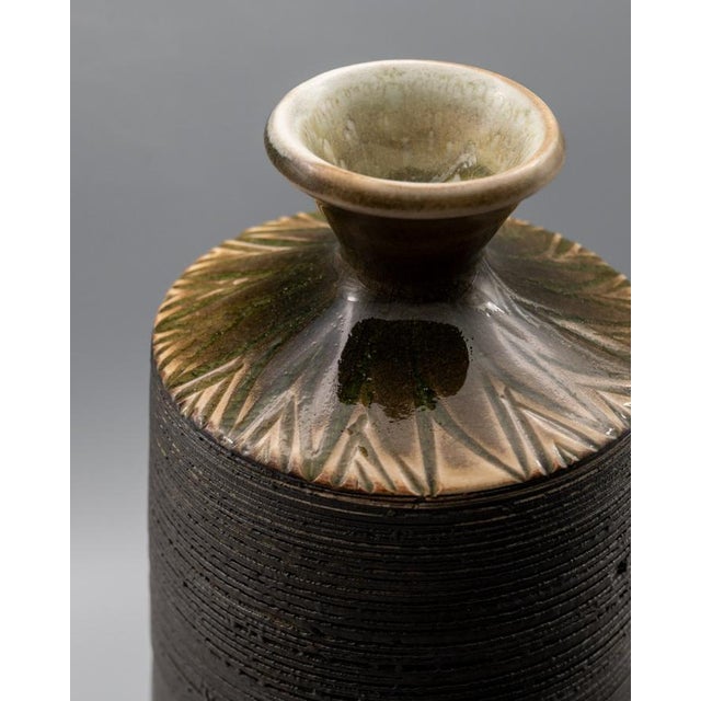 1980s Matte Black Shigaraki Bottle Vase, 1980s For Sale - Image 5 of 7