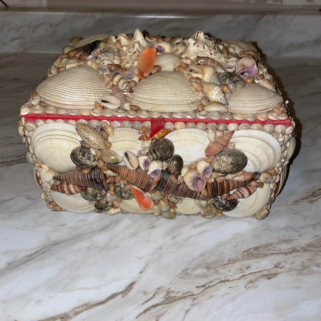 White Vintage Handcrafted Shell Encrusted Lidded Box For Sale - Image 8 of 8