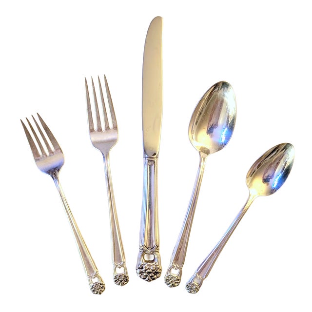 Vintage 1847 Rogers Bros. Silverplate Flatware Set - "Eternally Yours" - 52 Pieces With Original Anti-Tarnish Chest For Sale - Image 10 of 13