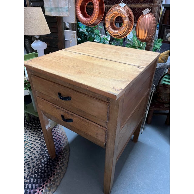 Antique 20th Century Cream & Green Possum Belly Table For Sale In Cleveland - Image 6 of 7