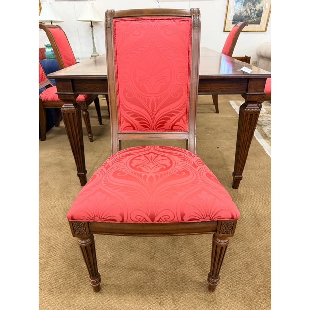 Traditional Ethan Allen Dining Table Set With 6 Red Damask Upholstered Chairs 7 Pc For Sale - Image 3 of 11