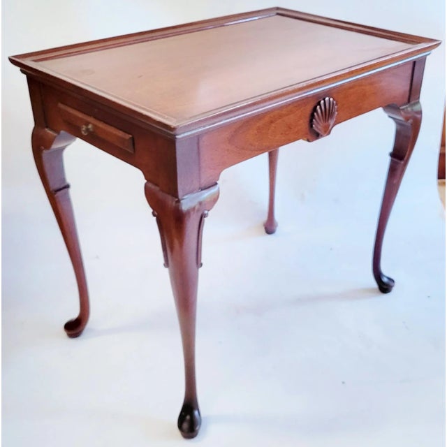 Fresh from a New York City estate, we have a pleasure to offer you this gorgeous Vintage Queen Anne Style Tea Table / Side...