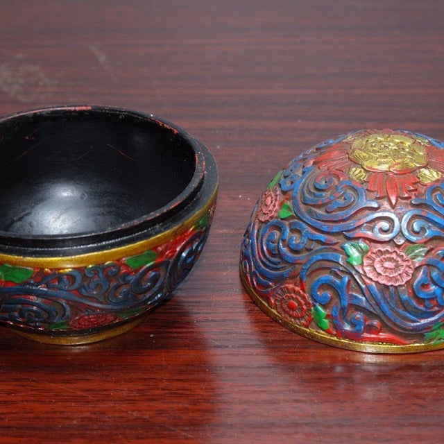 Carved Lacquer Round Trinket Box With Polychrome Floral Scroll Relief, Chinoiserie Decor For Sale - Image 4 of 9